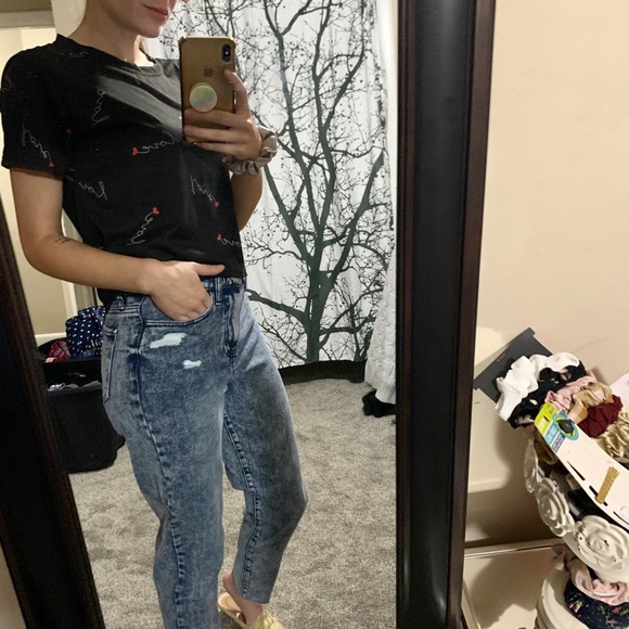 LAST CHANCE! Graphic Love Heart Black Crop Top - Picture 4 of 8